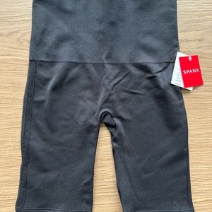 Spanx Look at Me Now Bike Short. Very Black. Size Small.